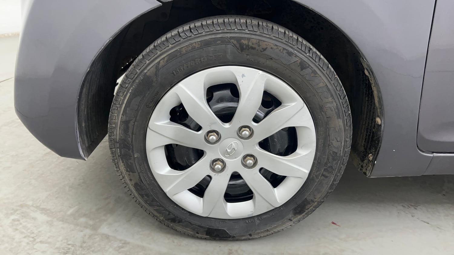 Used 2016 Hyundai Eon Magna + Petrol Manual tyres LEFT FRONT TYRE RIM VIEW