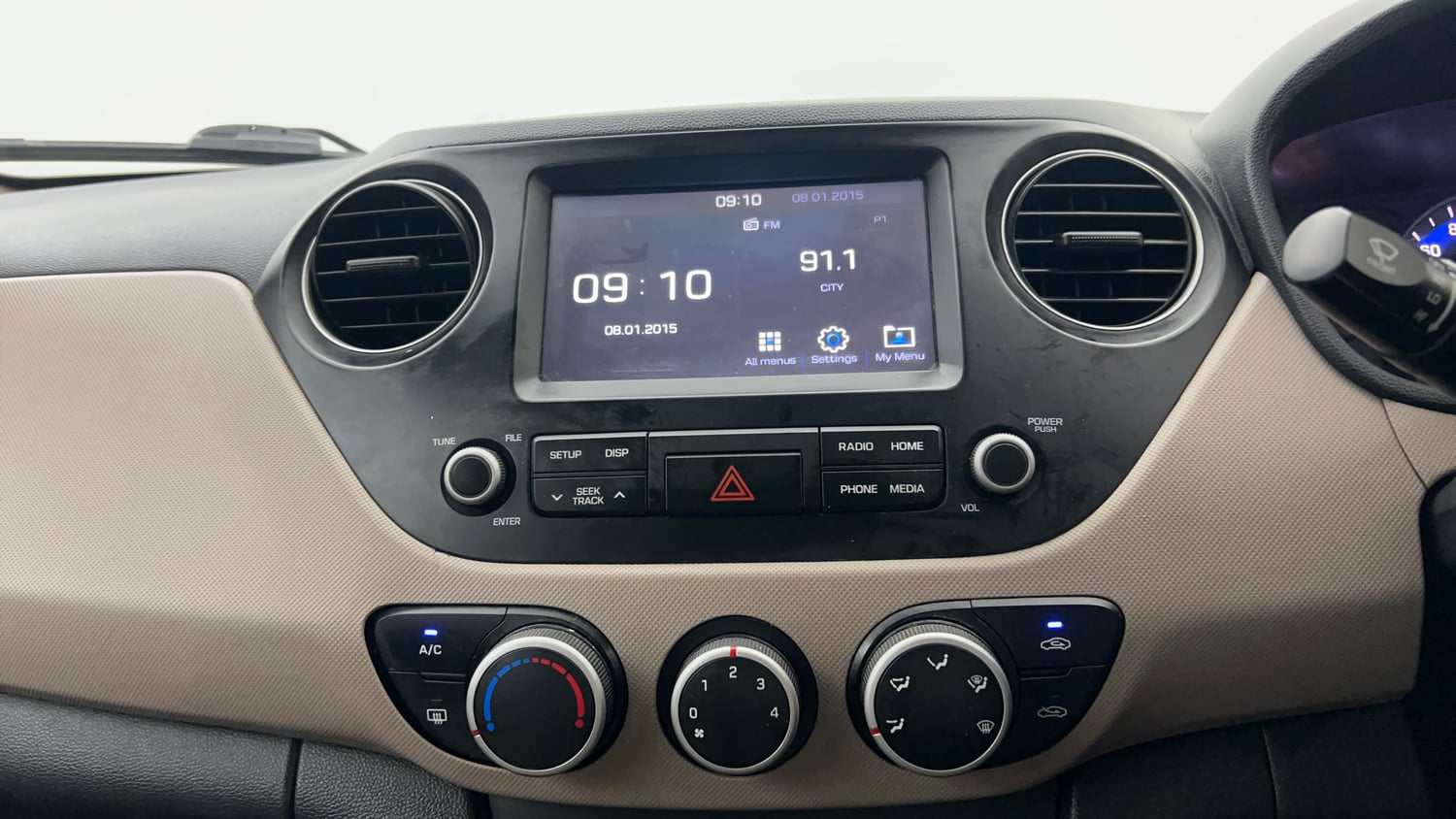 Used 2018 Hyundai Xcent SX Petrol Manual interior MUSIC SYSTEM & AC CONTROL VIEW