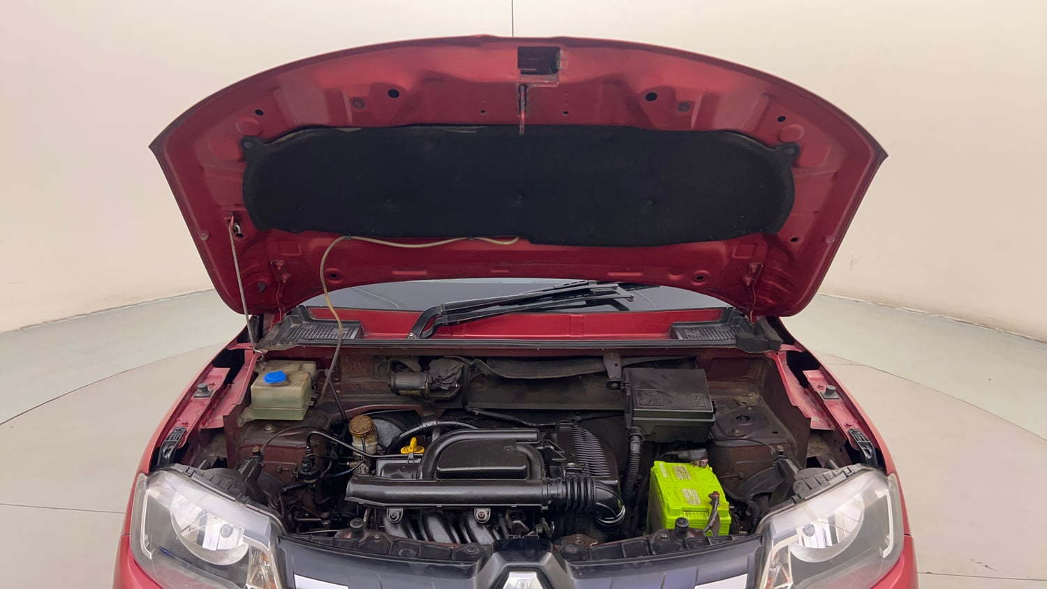 Used 2018 Renault Kwid 1.0 RXT Petrol Manual engine ENGINE & BONNET OPEN FRONT VIEW
