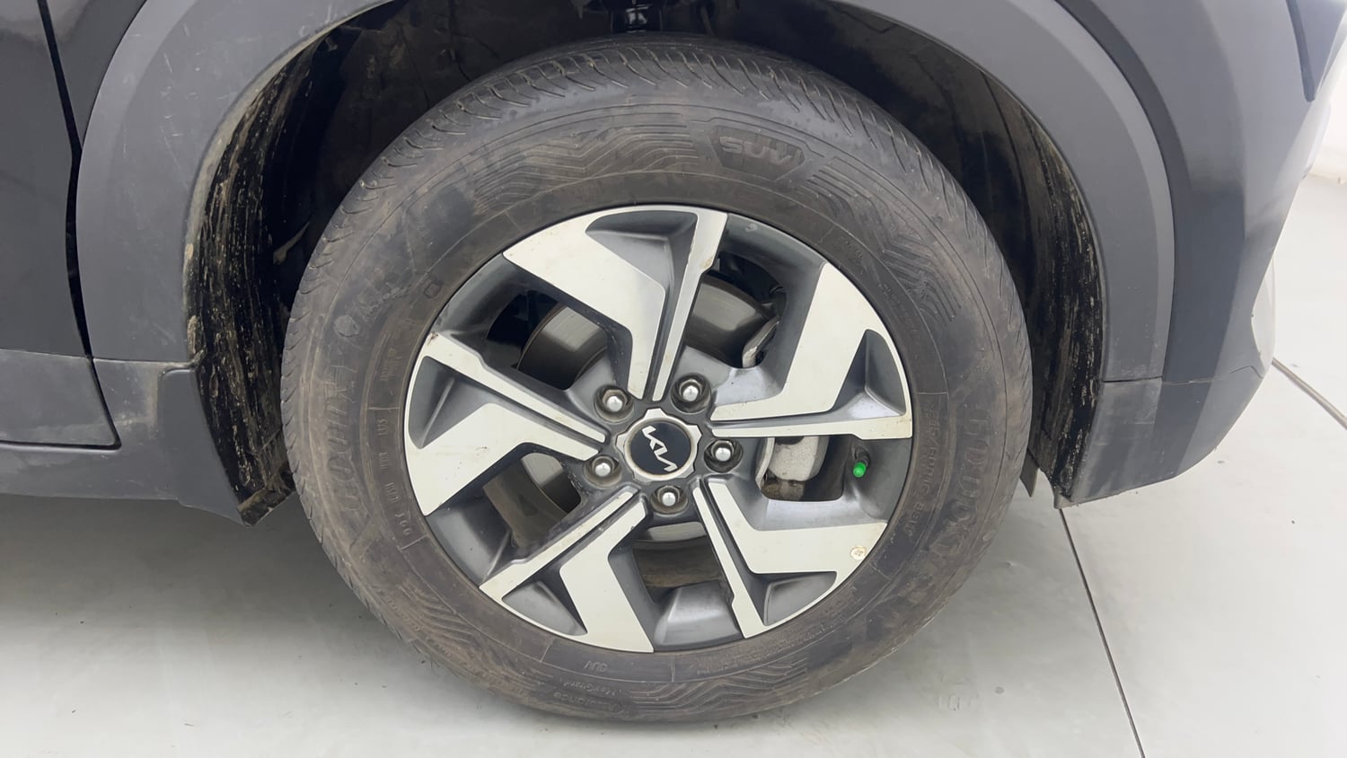 Used 2022 Kia Sonet HTX Plus 1.5 Diesel Manual tyres RIGHT FRONT TYRE RIM VIEW