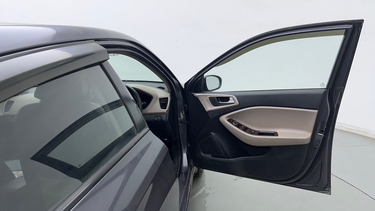 Used 2014 Hyundai Elite i20 Asta 1.2 Petrol Manual interior RIGHT FRONT DOOR OPEN VIEW