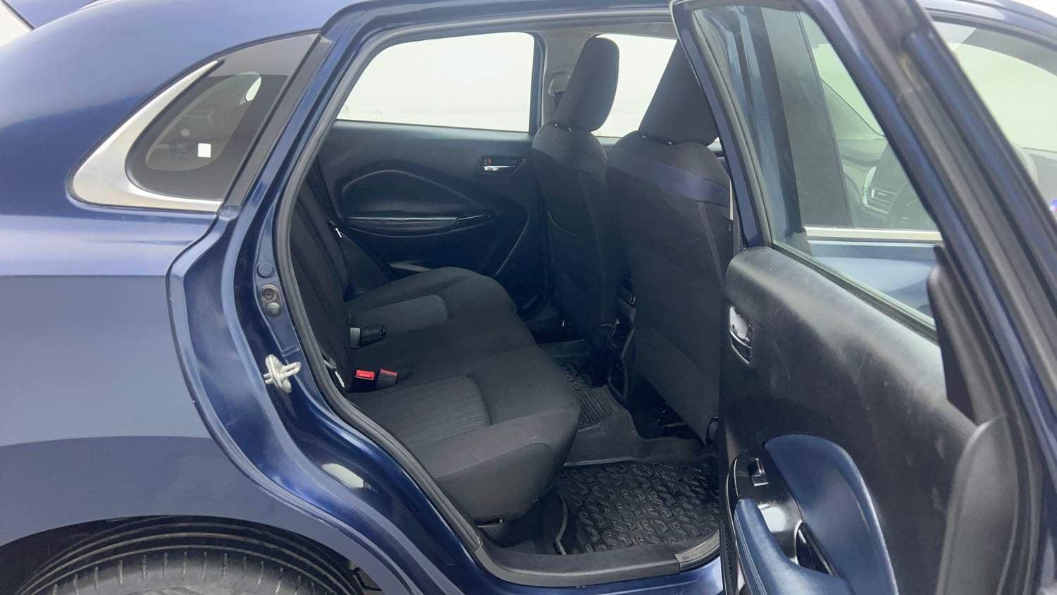 Used 2022 Maruti Suzuki Baleno Zeta MT Petrol Manual interior RIGHT SIDE REAR DOOR CABIN VIEW