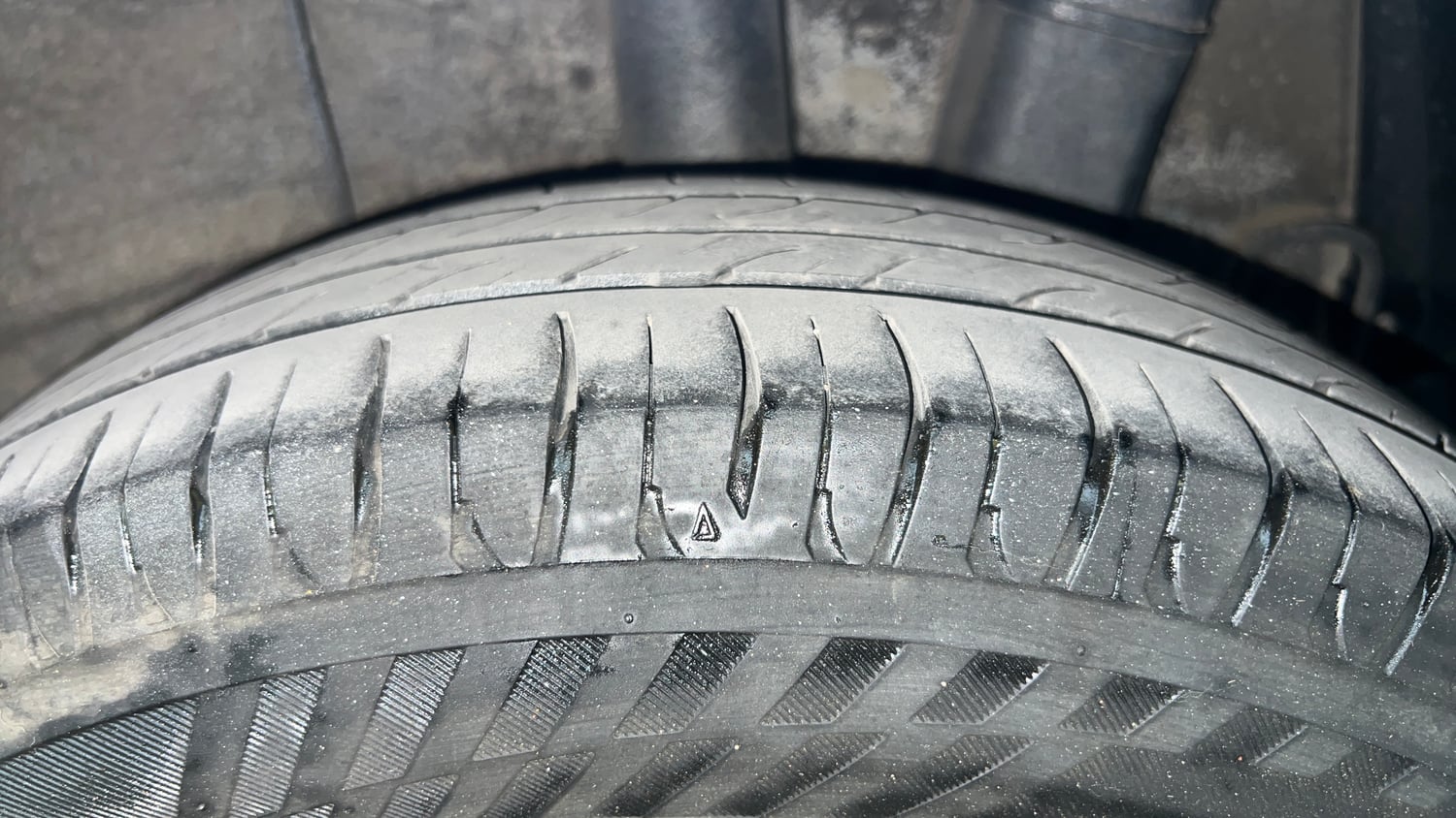 Used 2018 Hyundai Xcent SX Petrol Manual tyres LEFT REAR TYRE TREAD VIEW