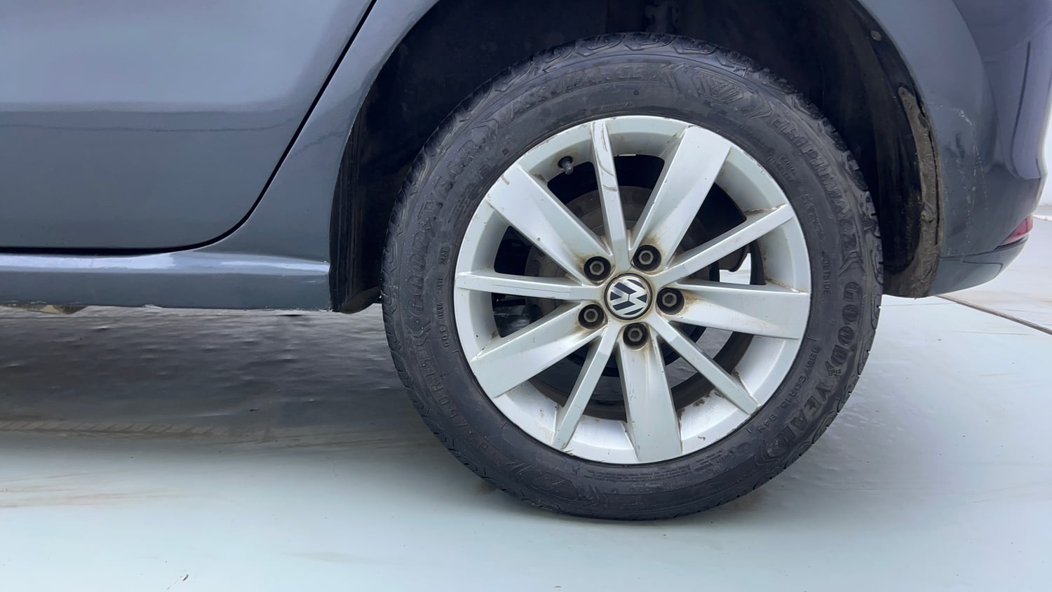 Used 2015 Volkswagen Polo Highline1.2L (P) Petrol Manual tyres LEFT REAR TYRE RIM VIEW
