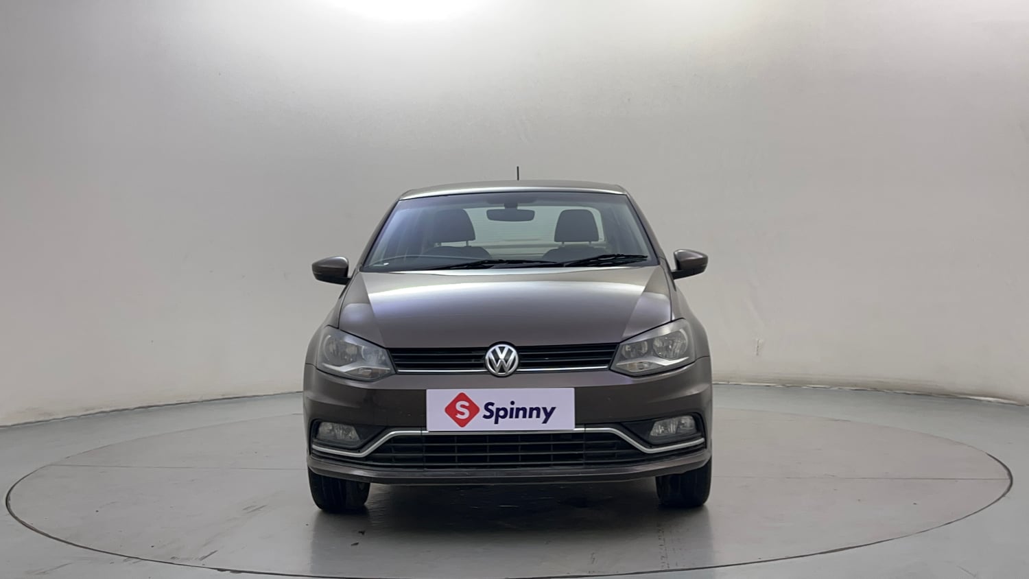 Used 2017 Volkswagen Ameo Highline1.2L Plus (P) 16 Alloy Petrol Manual exterior FRONT VIEW