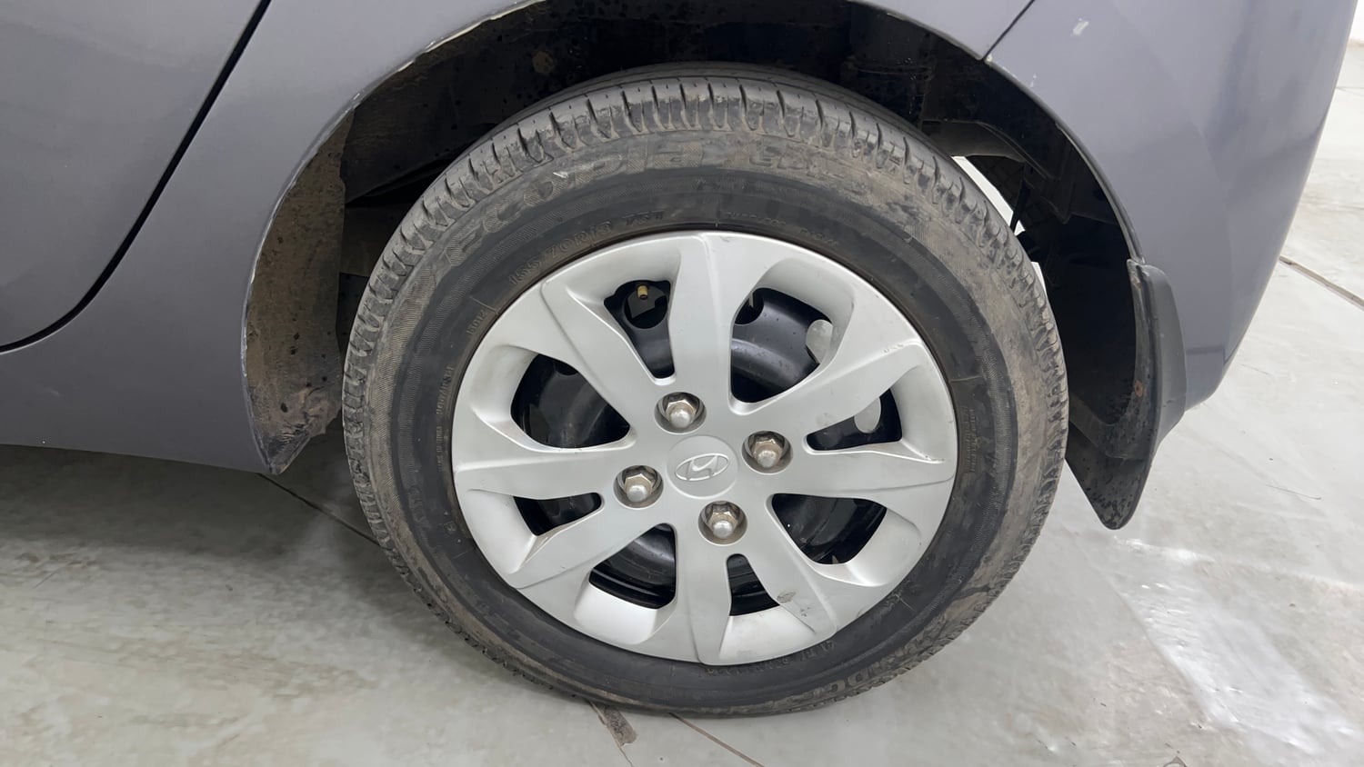 Used 2016 Hyundai Eon Magna + Petrol Manual tyres LEFT REAR TYRE RIM VIEW