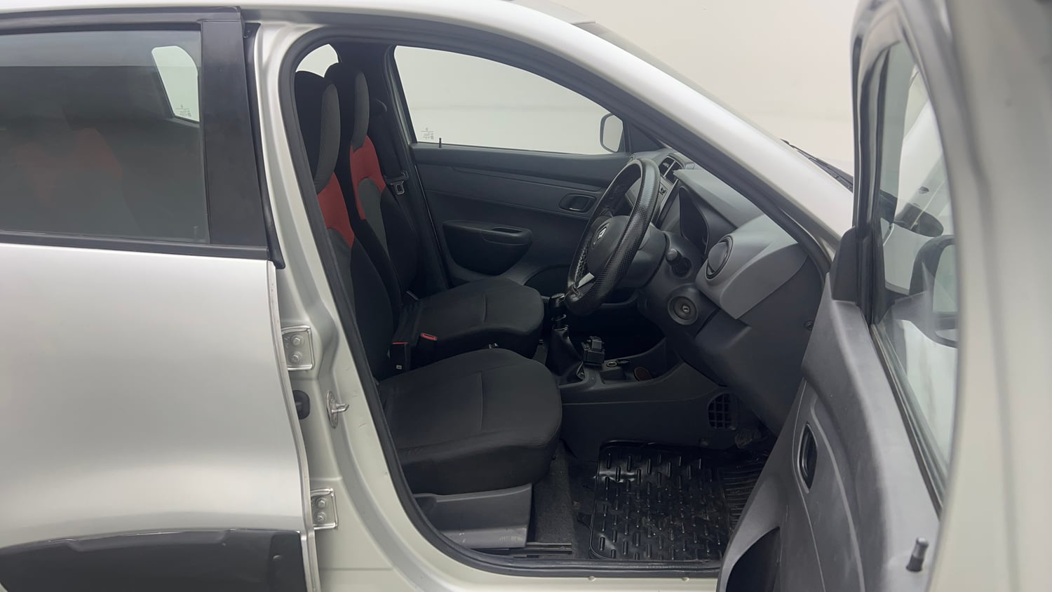 Used 2016 Renault Kwid RXT Petrol Manual interior RIGHT SIDE FRONT DOOR CABIN VIEW
