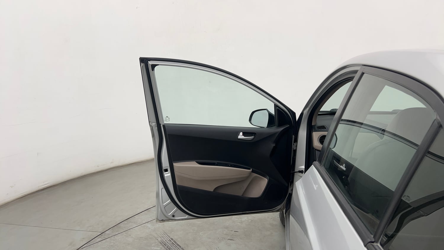 Used 2018 Hyundai Xcent SX Petrol Manual interior LEFT FRONT DOOR OPEN VIEW