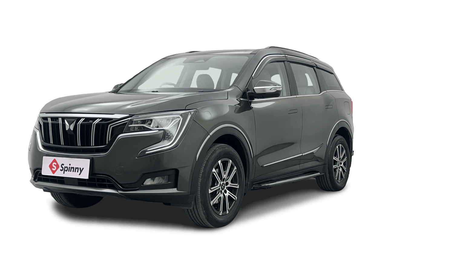 Used 2025 Mahindra XUV700 AX7 Petrol MT 7 STR Petrol Manual Image