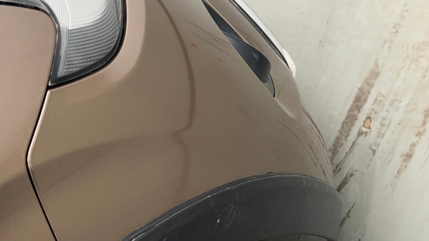 Used 2022 Maruti Suzuki Wagon R ZXI Plus 1.2 Petrol Manual dents MINOR SCRATCH