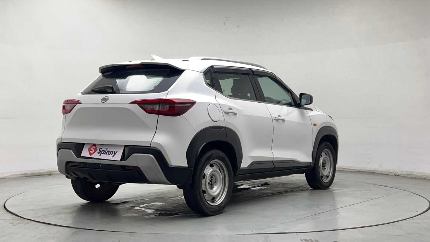Used 2023 Nissan Magnite XE Petrol Manual exterior RIGHT REAR CORNER VIEW