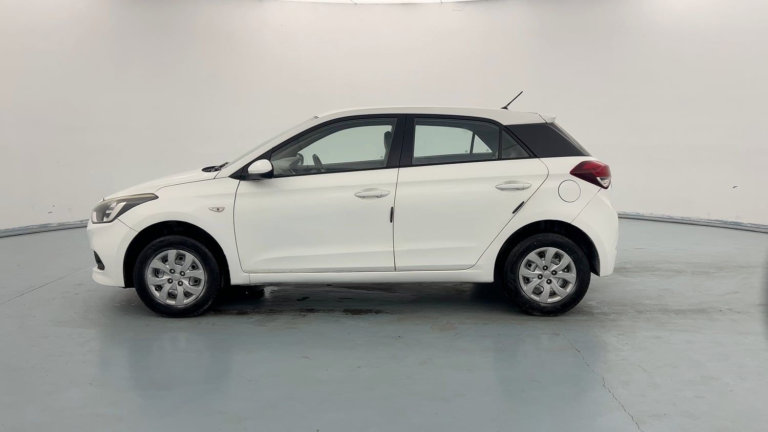 Used 2015 Hyundai Elite i20 Magna 1.2 Petrol Manual exterior LEFT SIDE VIEW
