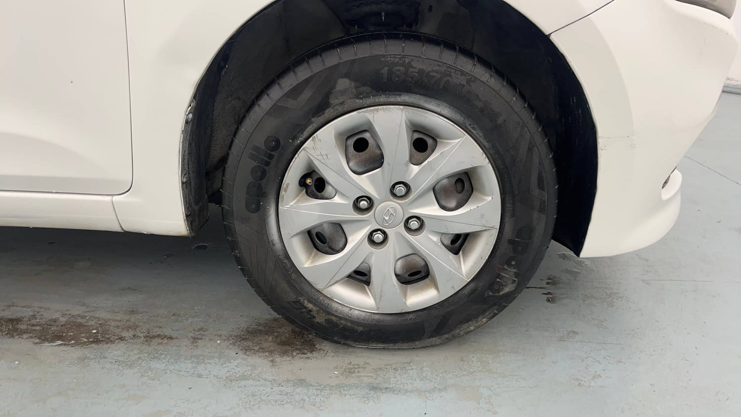 Used 2015 Hyundai Elite i20 Magna 1.2 Petrol Manual tyres RIGHT FRONT TYRE RIM VIEW