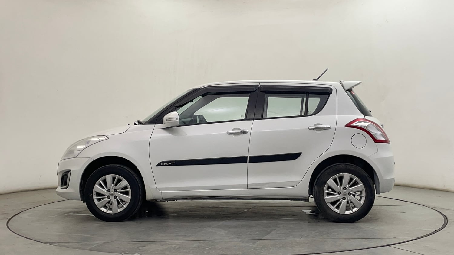 Used 2017 Maruti Suzuki Swift ZDi Diesel Manual exterior LEFT SIDE VIEW