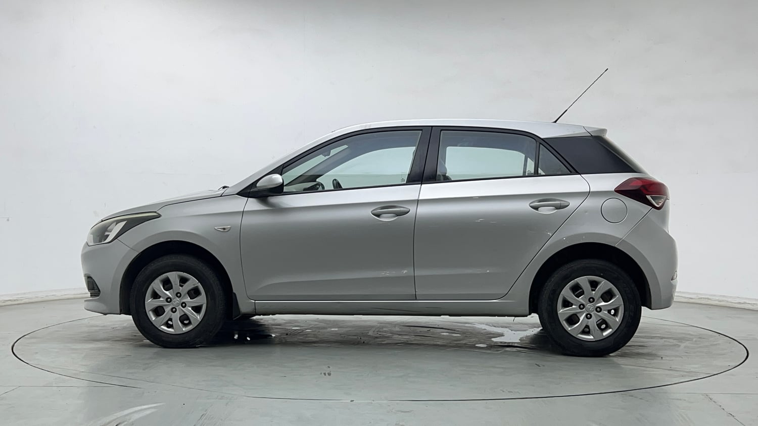 Used 2015 Hyundai Elite i20 Magna 1.2 Petrol Manual exterior LEFT SIDE VIEW