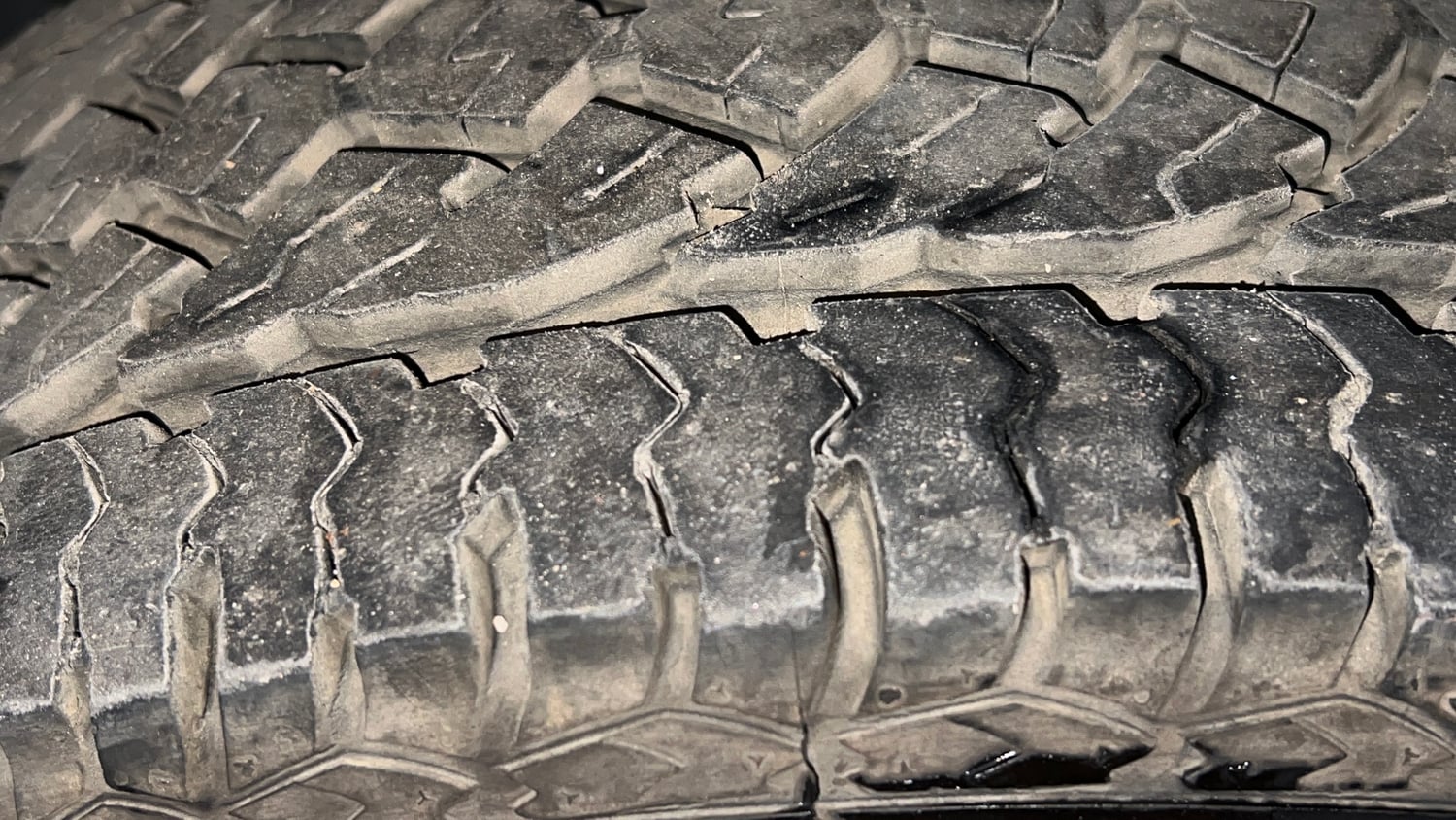 Used 2020 Tata Harrier XZA Plus Dual Tone Diesel Automatic tyres RIGHT FRONT TYRE TREAD VIEW