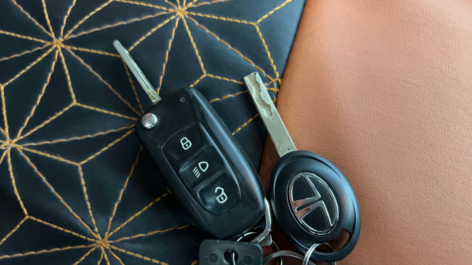 Used 2024 Tata Punch Adventure iCNG Cng Manual extra CAR KEY VIEW
