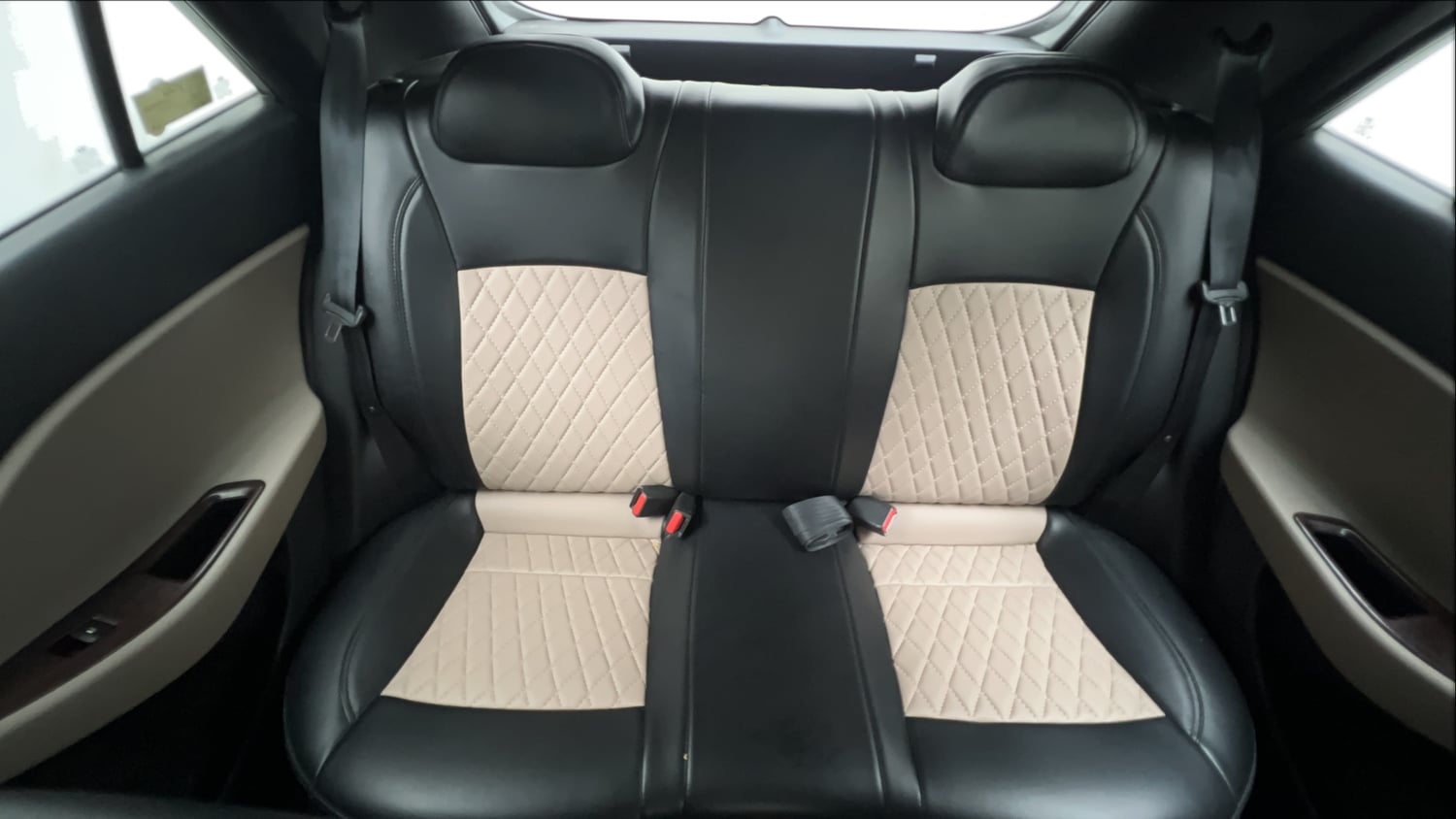 Used 2015 Hyundai Elite i20 Magna 1.2 Petrol Manual interior REAR SEAT CONDITION VIEW
