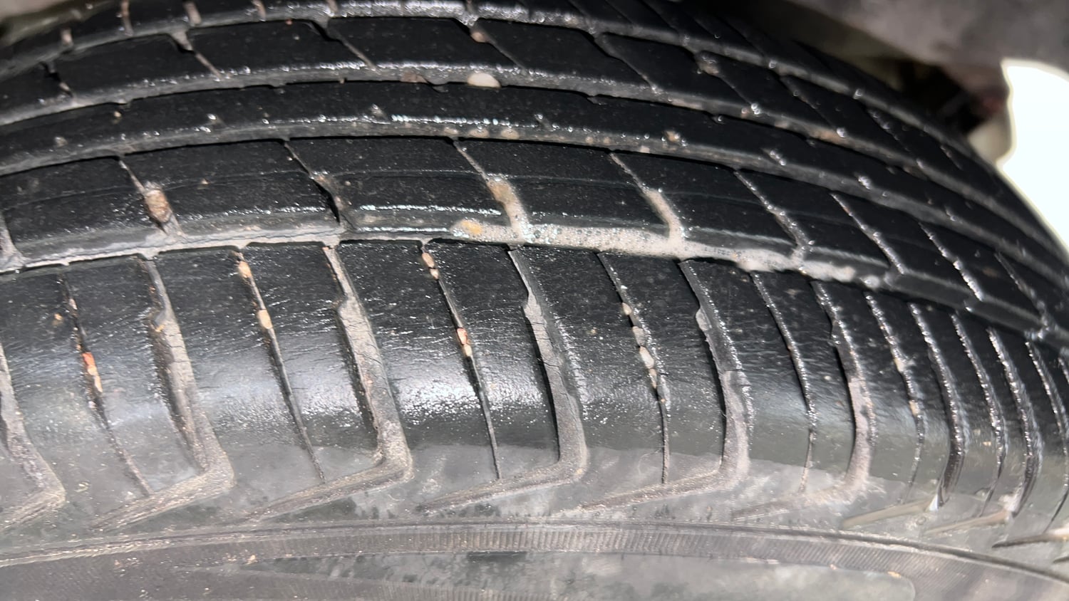 Used 2018 Renault Kwid 1.0 RXT Petrol Manual tyres LEFT REAR TYRE TREAD VIEW