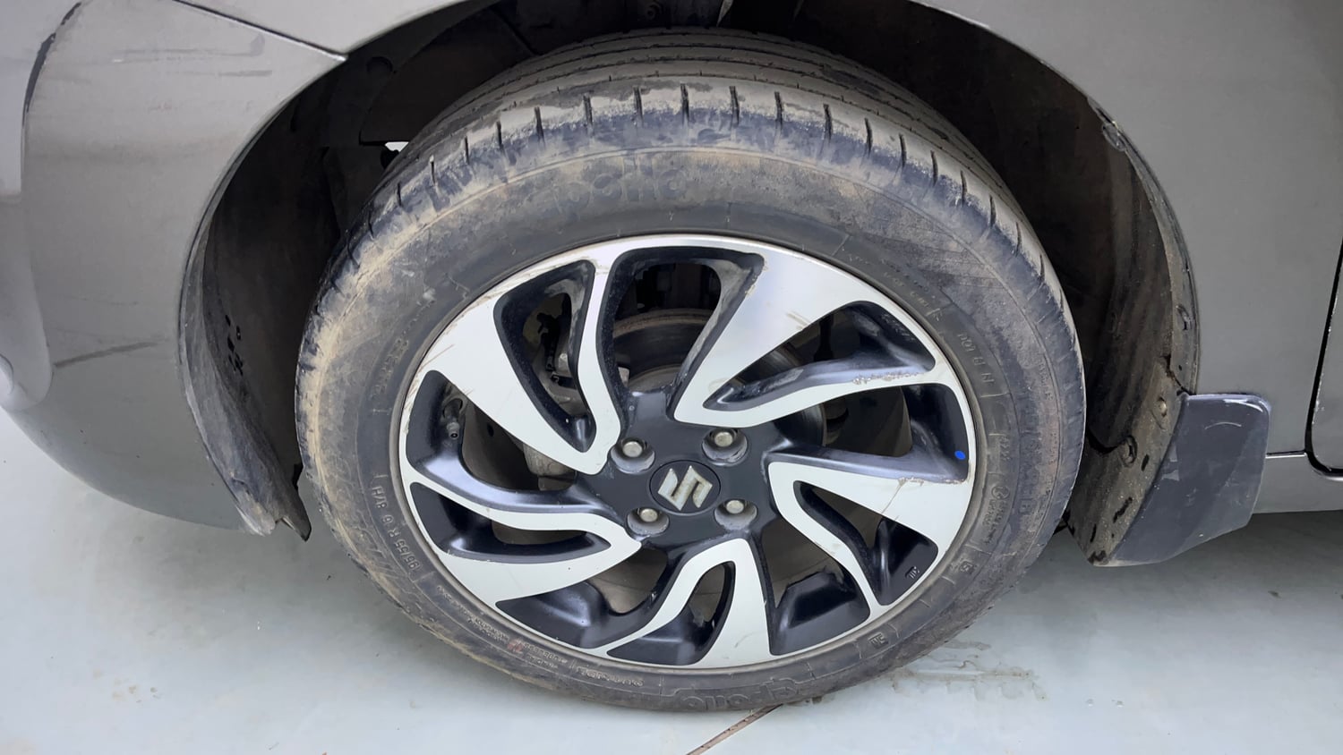 Used 2022 Maruti Suzuki Baleno Zeta Petrol Manual tyres LEFT FRONT TYRE RIM VIEW