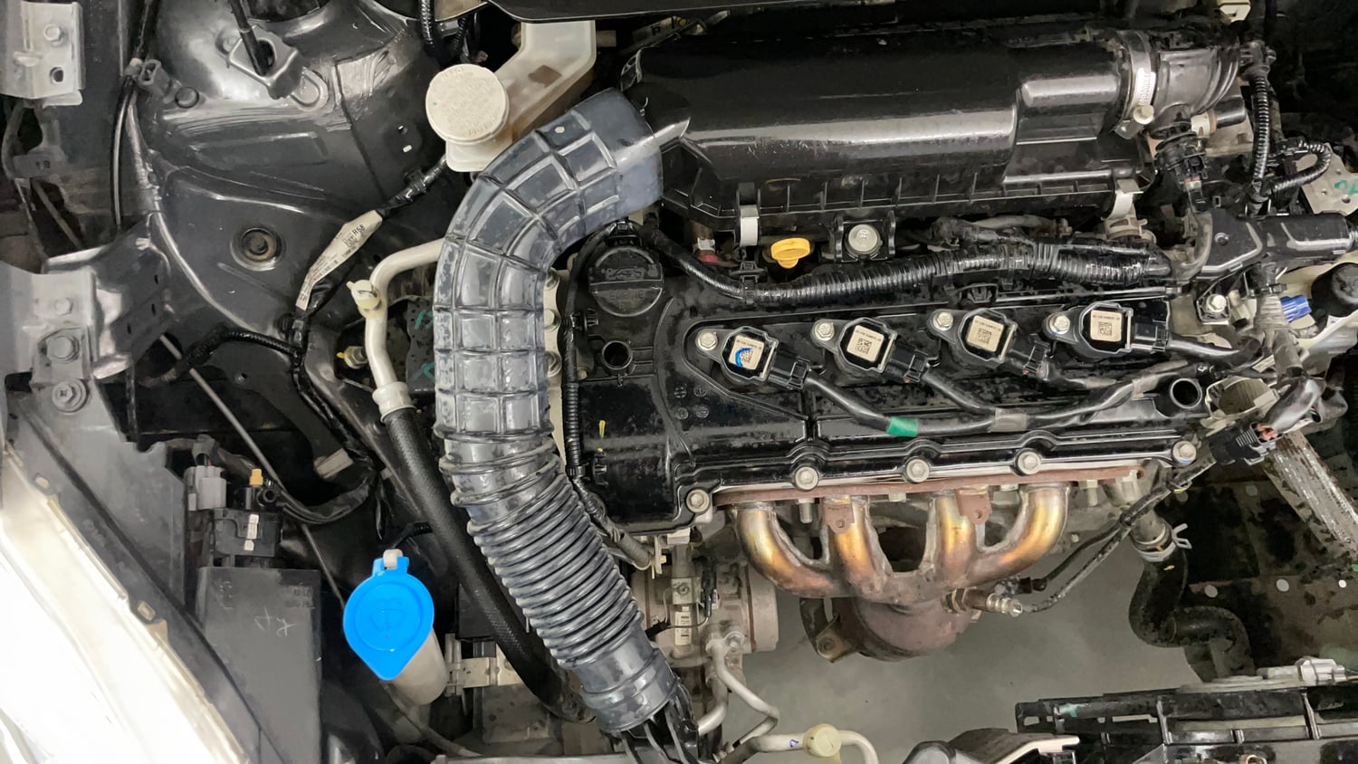 Used 2018 Maruti Suzuki Swift ZXi AMT Petrol Automatic engine ENGINE RIGHT SIDE VIEW