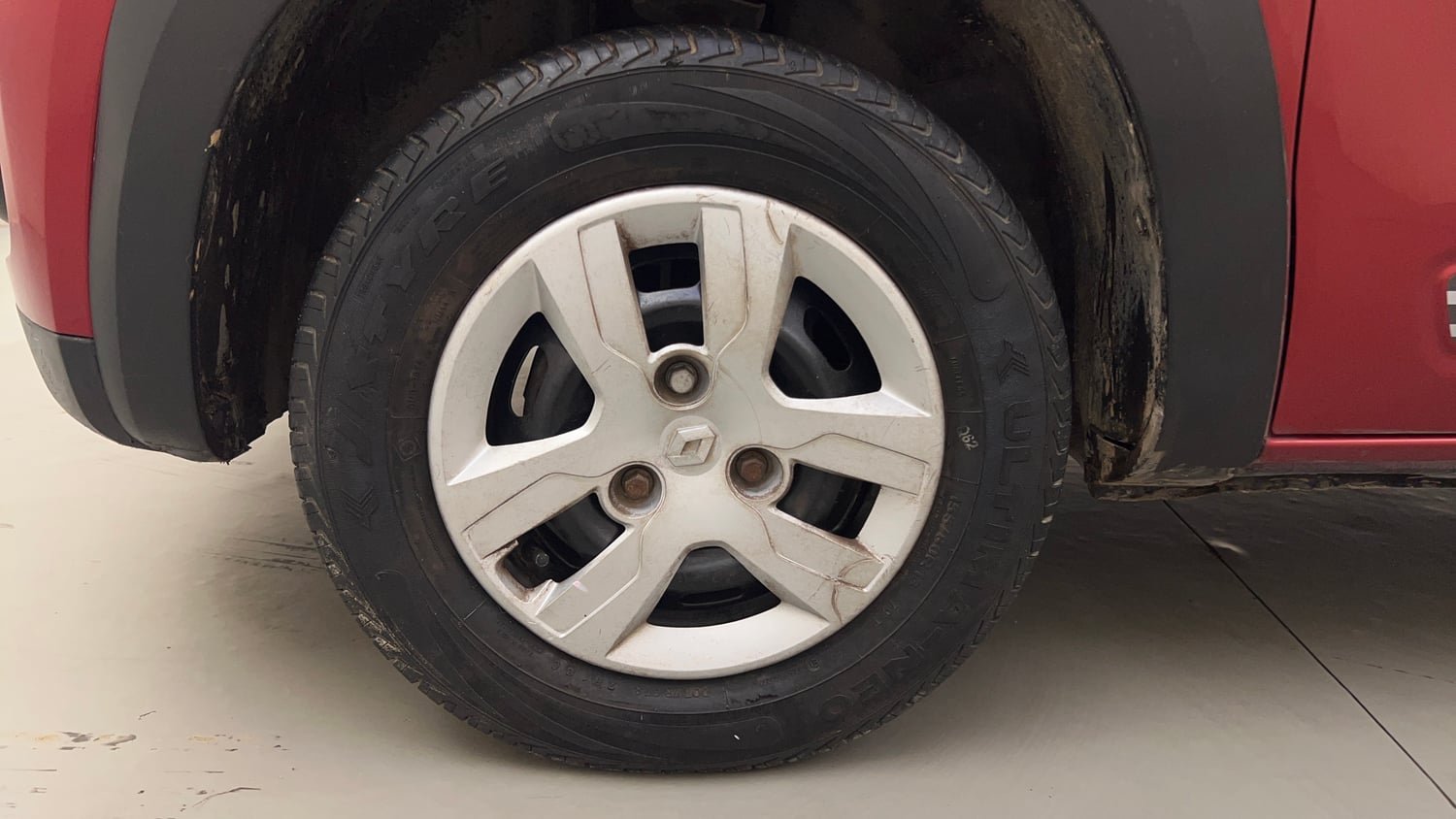 Used 2018 Renault Kwid 1.0 RXT Petrol Manual tyres LEFT FRONT TYRE RIM VIEW