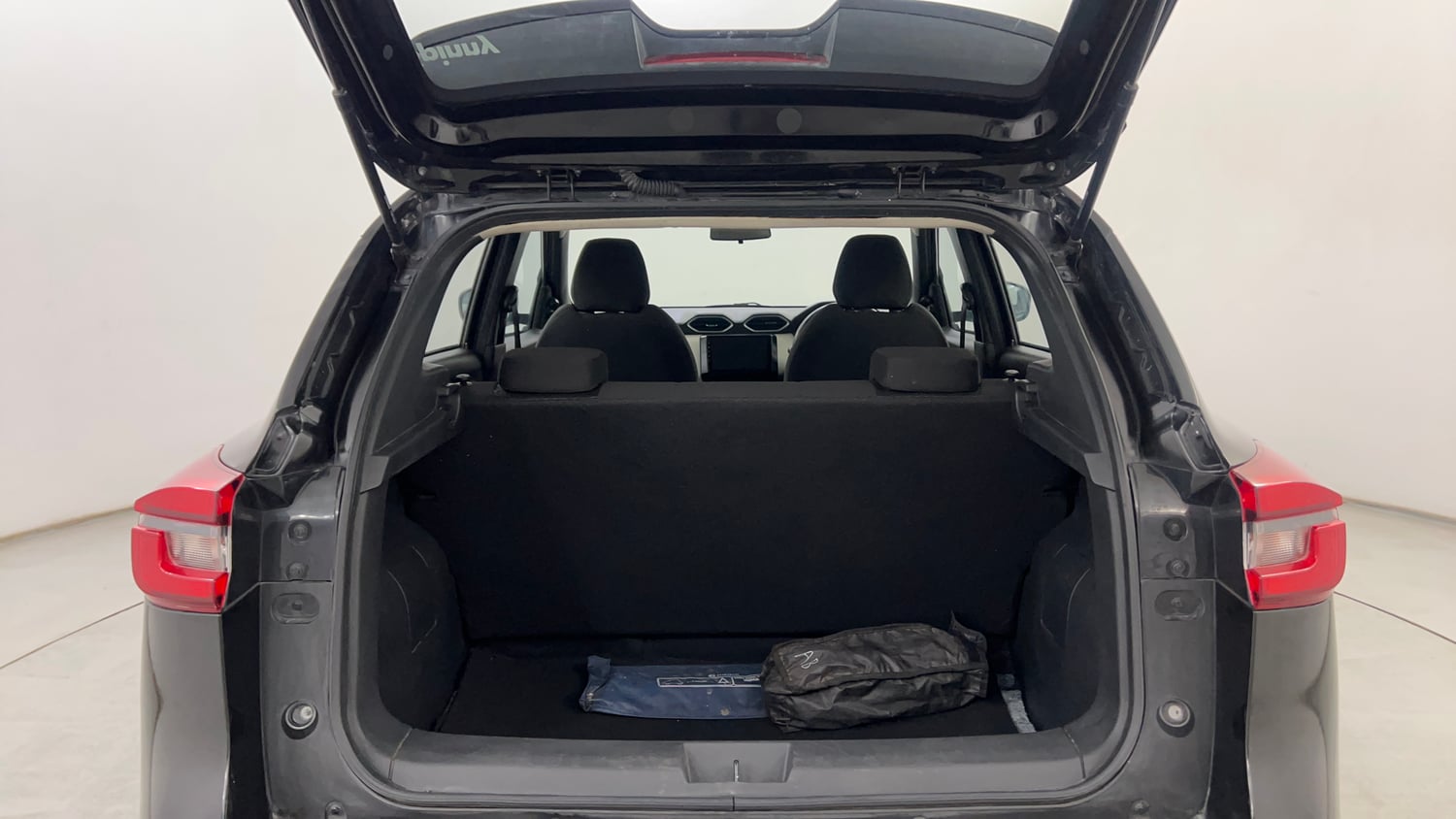Used 2024 Nissan Magnite XE Petrol Manual interior DICKY INSIDE VIEW