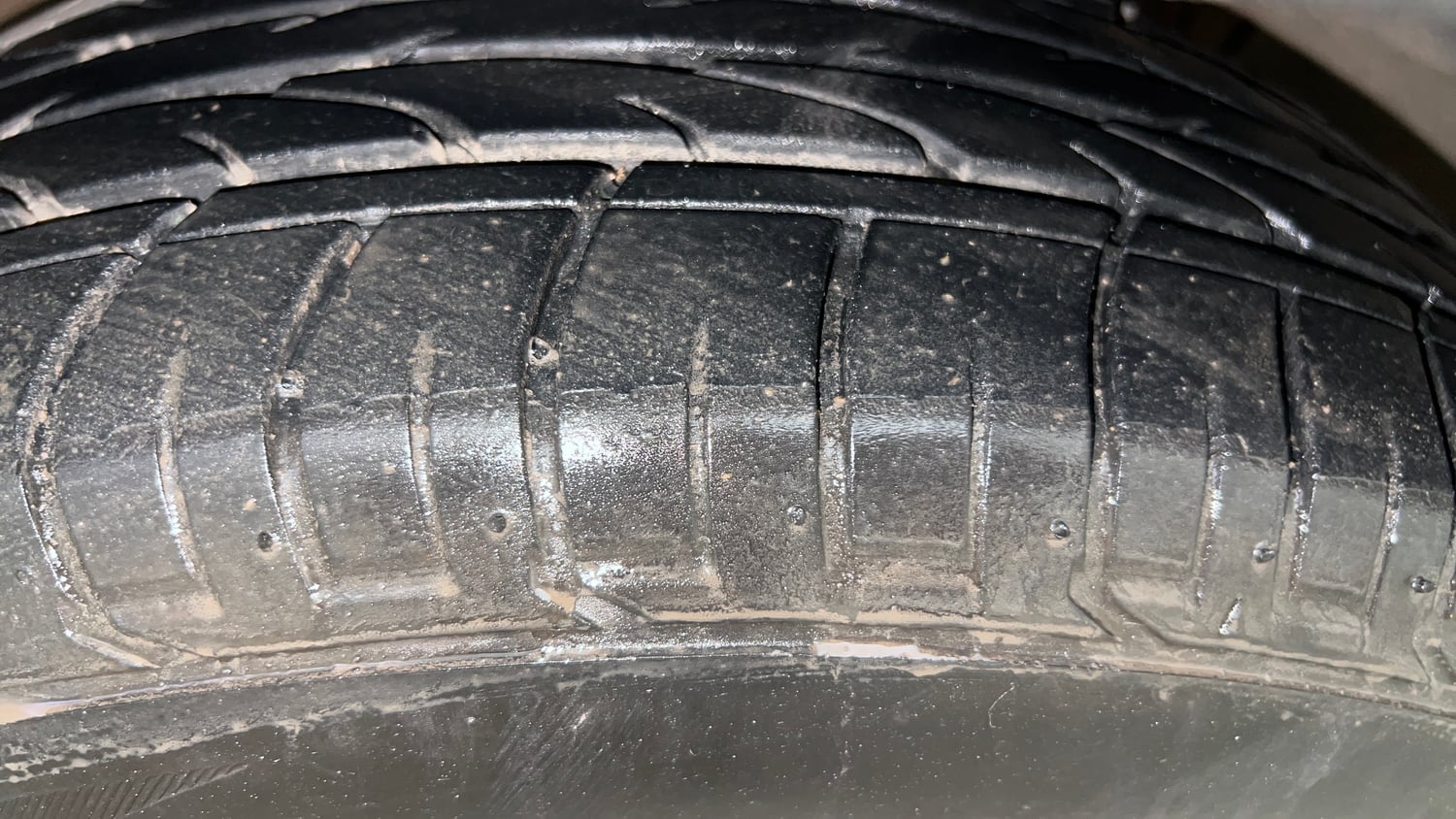 Used 2017 Hyundai Creta 1.6 SX Plus AT Petrol Petrol Automatic tyres RIGHT FRONT TYRE TREAD VIEW