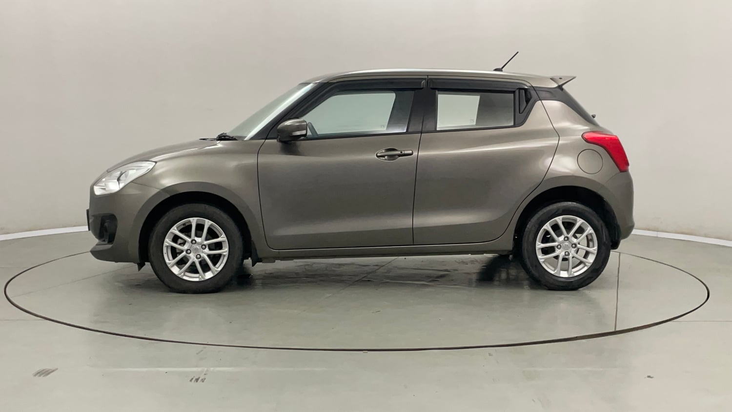 Used 2018 Maruti Suzuki Swift ZXi AMT Petrol Automatic exterior LEFT SIDE VIEW