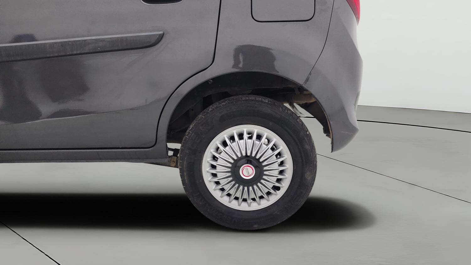 Used 2020 Maruti Suzuki Alto 800 LXi Petrol Manual tyres LEFT REAR TYRE RIM VIEW