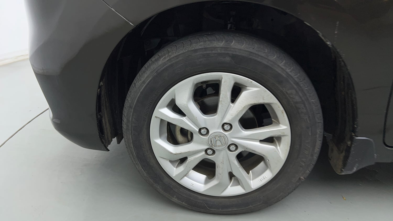 Used 2021 Honda Amaze 1.2 VX MT Petrol Petrol Manual tyres LEFT FRONT TYRE RIM VIEW
