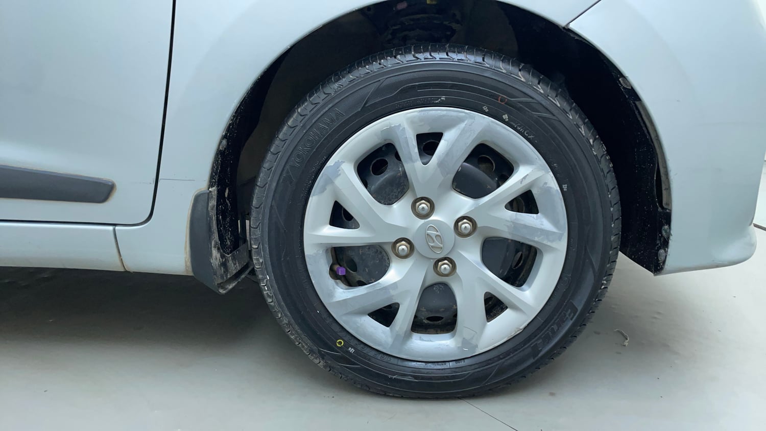 Used 2019 Hyundai Grand i10 Sportz 1.2 Kappa VTVT Petrol Manual tyres RIGHT FRONT TYRE RIM VIEW