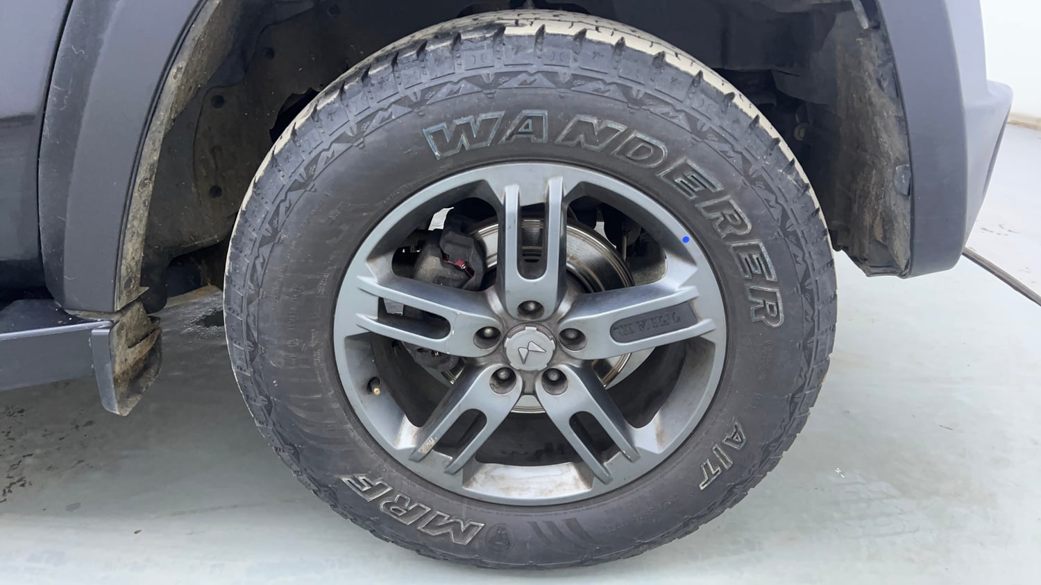 Used 2023 mahindra Thar LX Hard Top Diesel MT 4WD Diesel Manual tyres RIGHT FRONT TYRE RIM VIEW