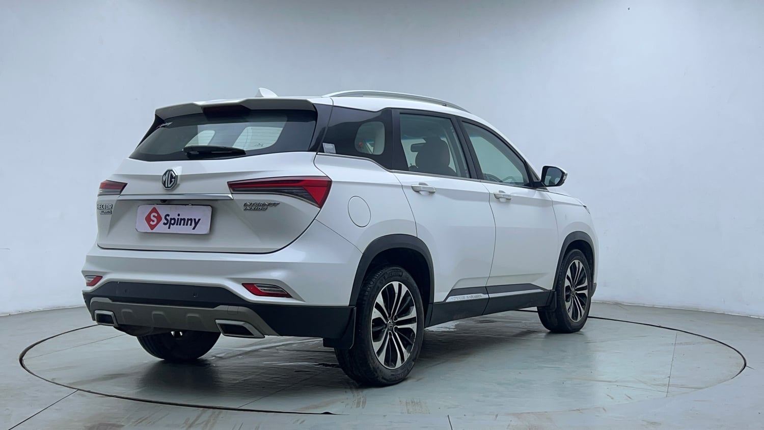 Used 2021 MG Motors Hector Plus Select 2.0 Diesel Turbo MT 7-STR Diesel Manual exterior RIGHT REAR CORNER VIEW