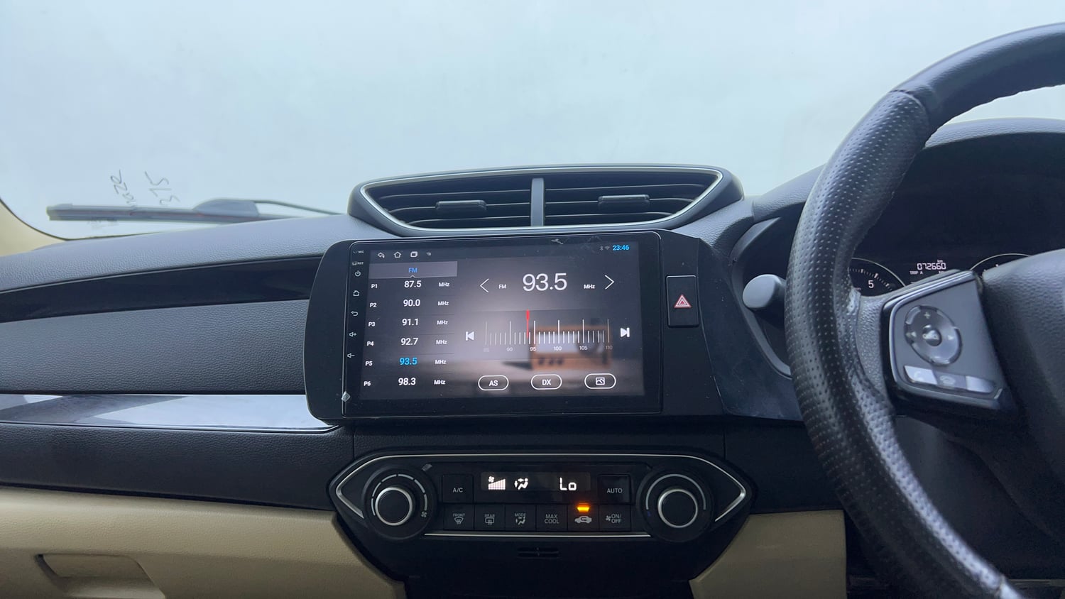 Used 2018 Honda Amaze 1.2 V CVT Petrol Petrol Automatic interior MUSIC SYSTEM & AC CONTROL VIEW