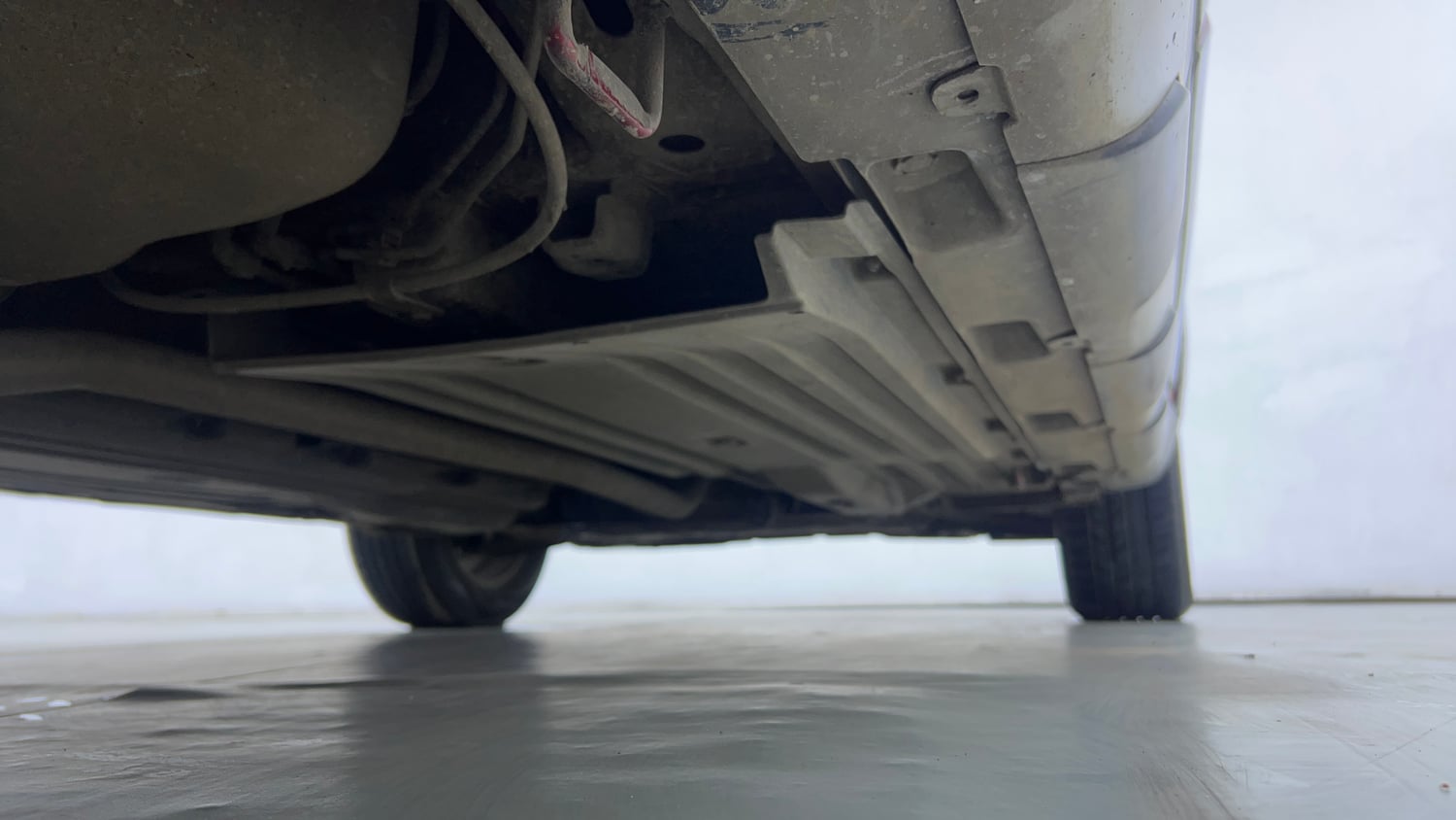 Used 2018 maruti-suzuki Vitara Brezza ZDi AGS Diesel Automatic extra REAR RIGHT UNDERBODY VIEW