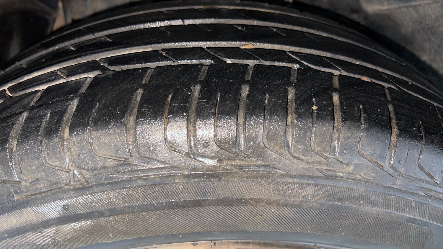 Used 2020 Tata Nexon XMA Petrol Automatic tyres RIGHT REAR TYRE TREAD VIEW