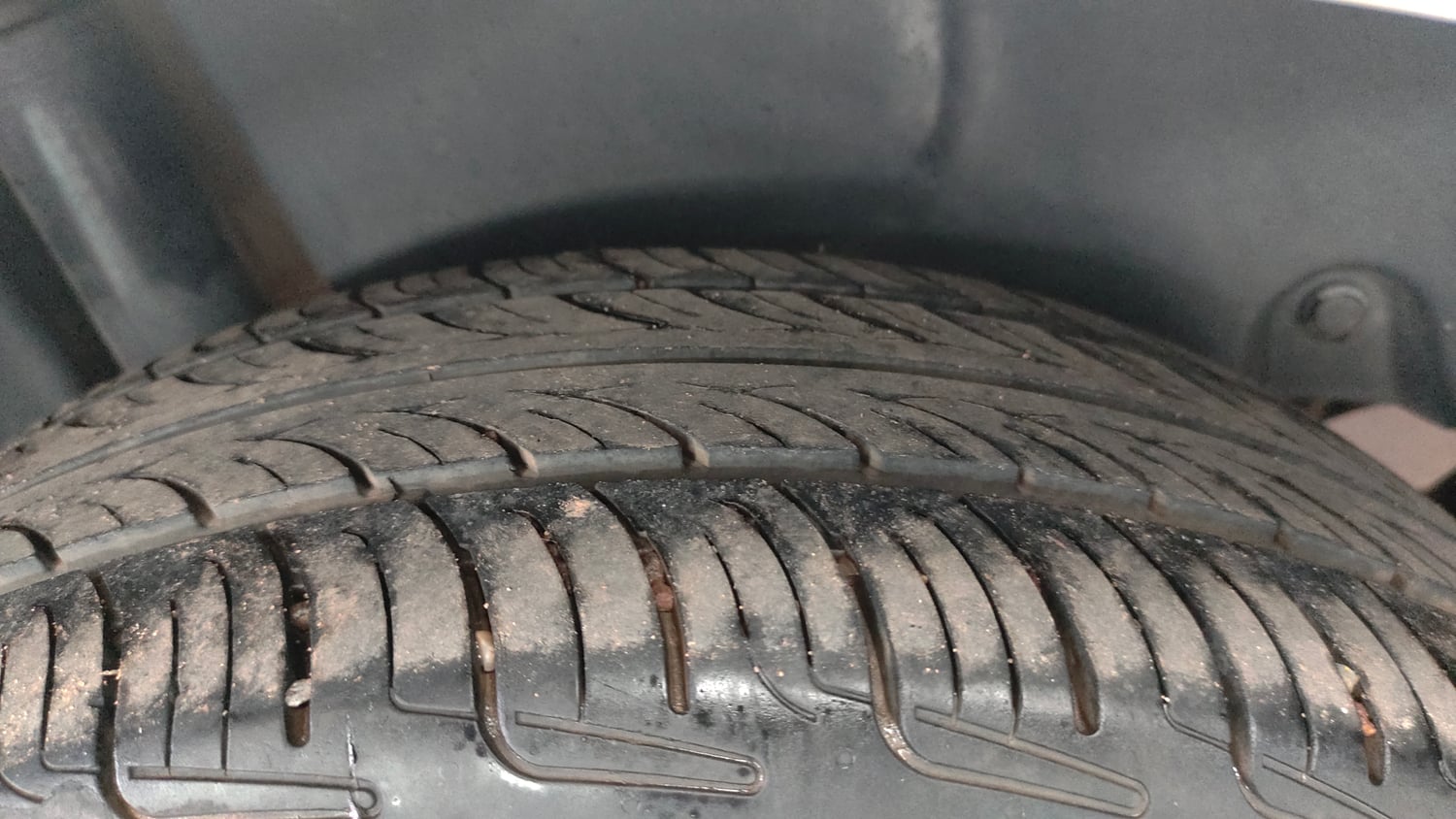 Used 2017 Maruti Suzuki Swift Dzire ZXI Petrol Manual tyres RIGHT REAR TYRE TREAD VIEW