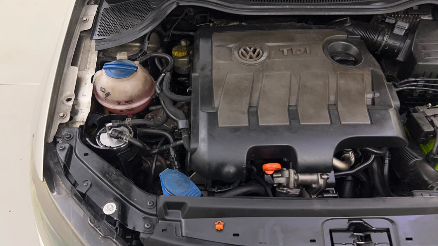 Used 2013 Volkswagen Vento Comfortline Diesel Diesel Manual engine ENGINE RIGHT SIDE VIEW