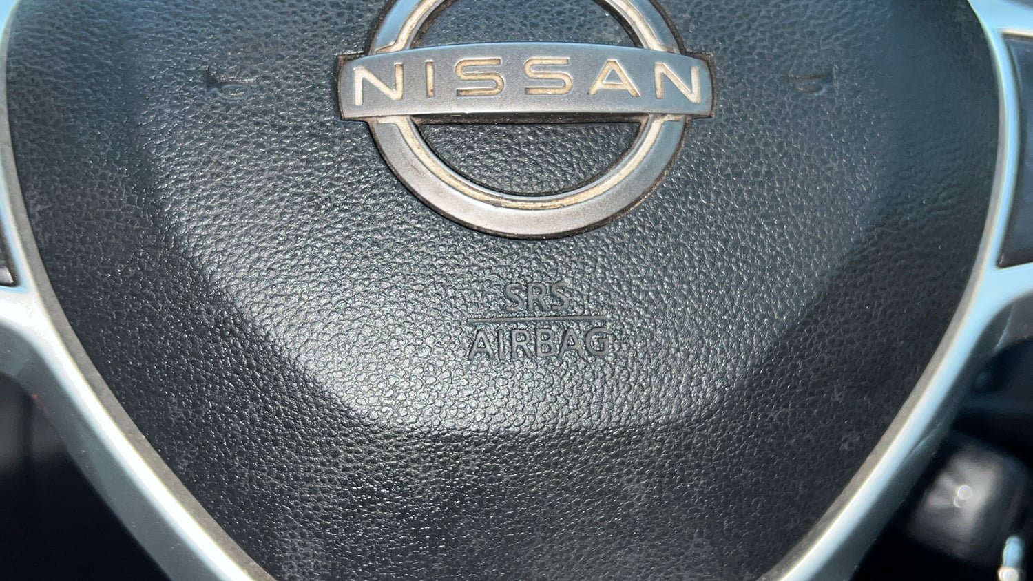 Used 2023 Nissan Magnite XE Petrol Manual top_features Airbags