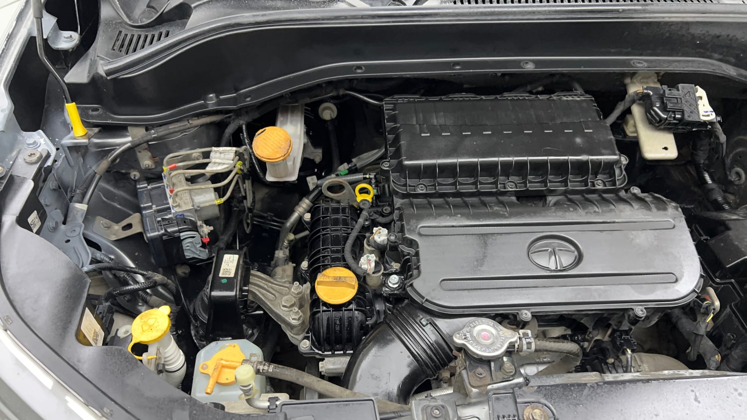 Used 2022 Tata Punch Adventure Rhythm Pack MT Petrol Manual engine ENGINE RIGHT SIDE VIEW