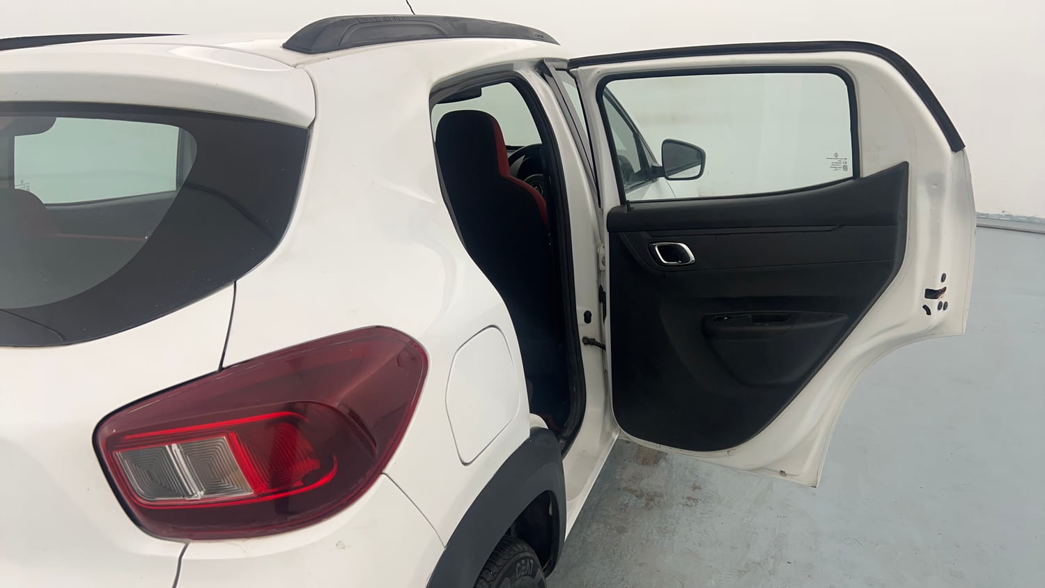 Used 2020 Renault Kwid 1.0 RXT Opt Petrol Manual interior RIGHT REAR DOOR OPEN VIEW