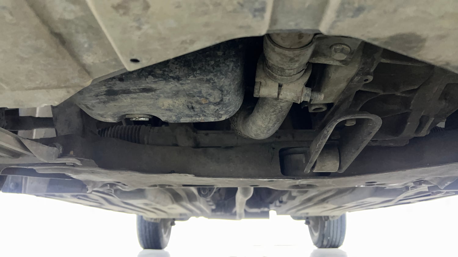 Used 2018 maruti-suzuki Vitara Brezza ZDi AGS Diesel Automatic extra FRONT LEFT UNDERBODY VIEW