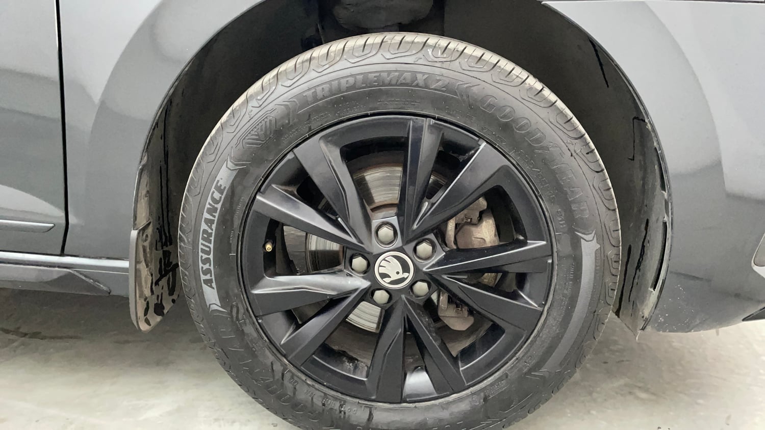 Used 2024 Skoda Slavia Ambition 1.0L TSI MT Petrol Manual tyres RIGHT FRONT TYRE RIM VIEW