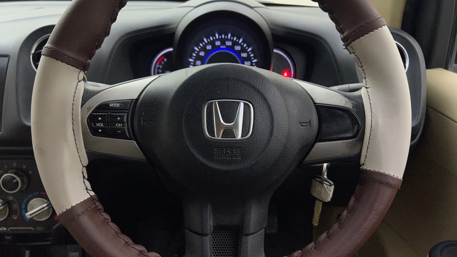 Used 2015 Honda Amaze 1.2 SX i-VTEC Petrol Manual top_features Airbags