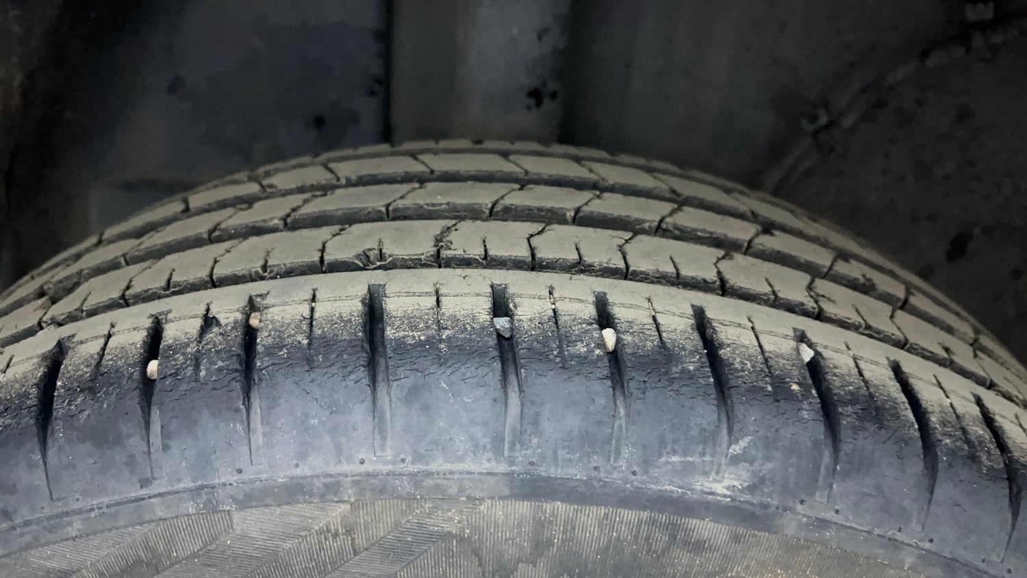 Used 2022 Tata Punch Kaziranga Creative AMT Petrol Automatic tyres RIGHT REAR TYRE TREAD VIEW