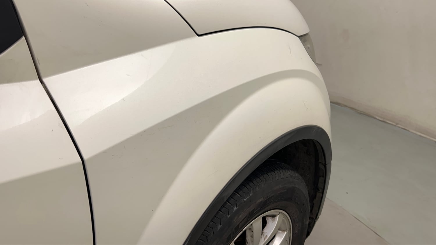 Used 2016 Mahindra XUV500 W10 AT Diesel Automatic dents MINOR SCRATCH
