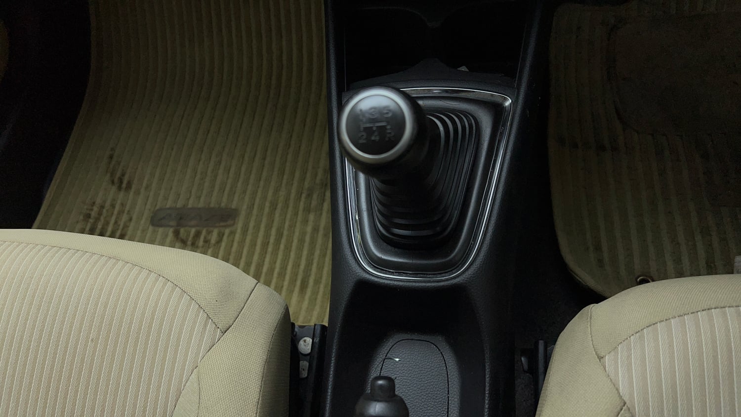 Used 2021 Honda Amaze 1.2 VX MT Petrol Petrol Manual interior GEAR  KNOB VIEW