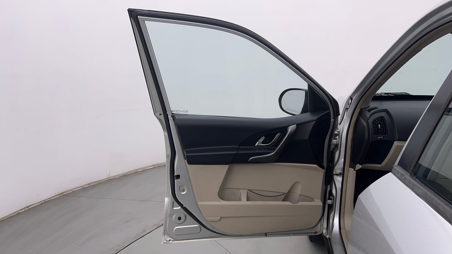 Used 2015 Mahindra XUV500 W6 Diesel Manual interior LEFT FRONT DOOR OPEN VIEW