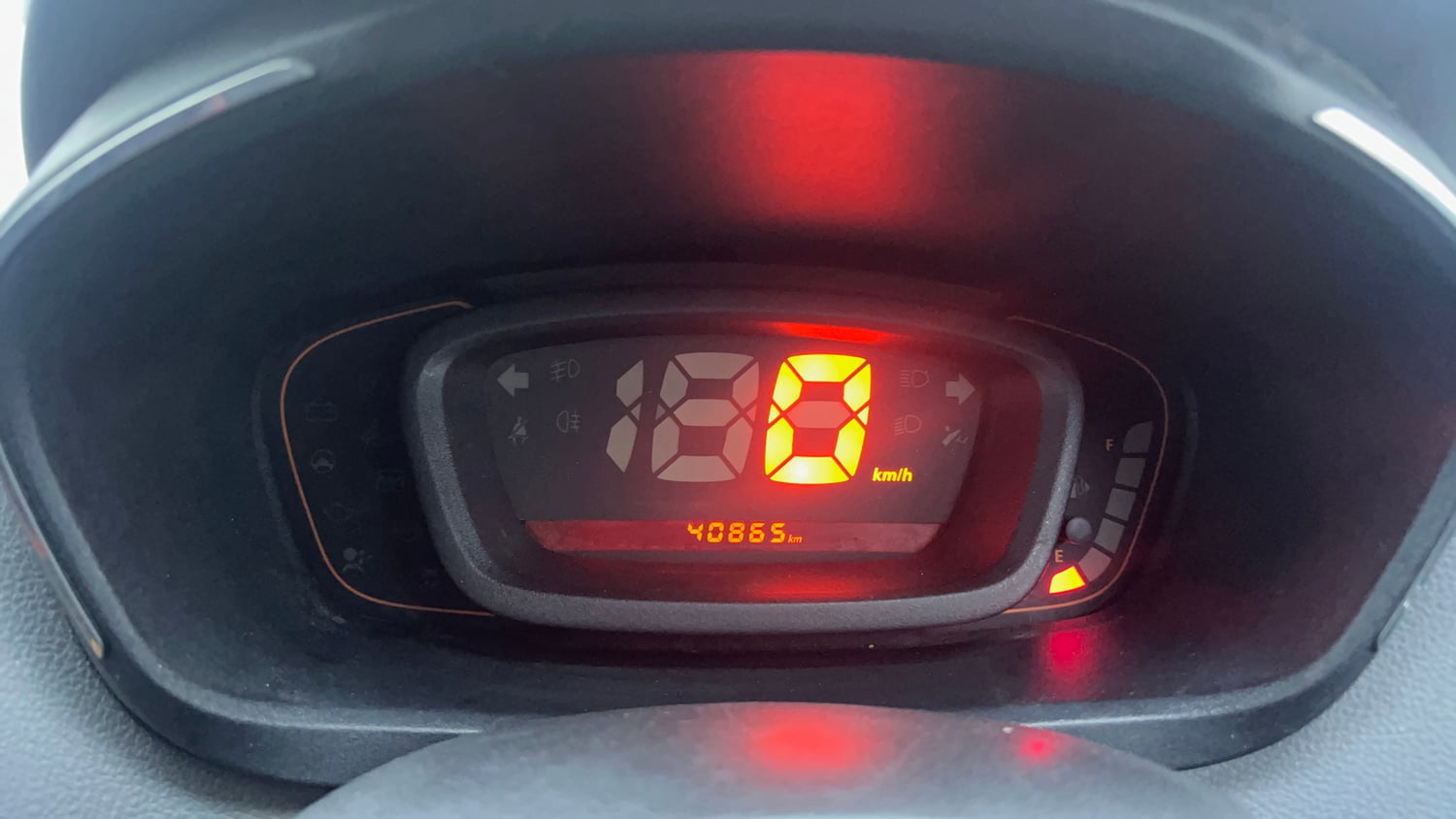 Used 2019 Renault Kwid RXT Opt Petrol Manual interior CLUSTERMETER VIEW